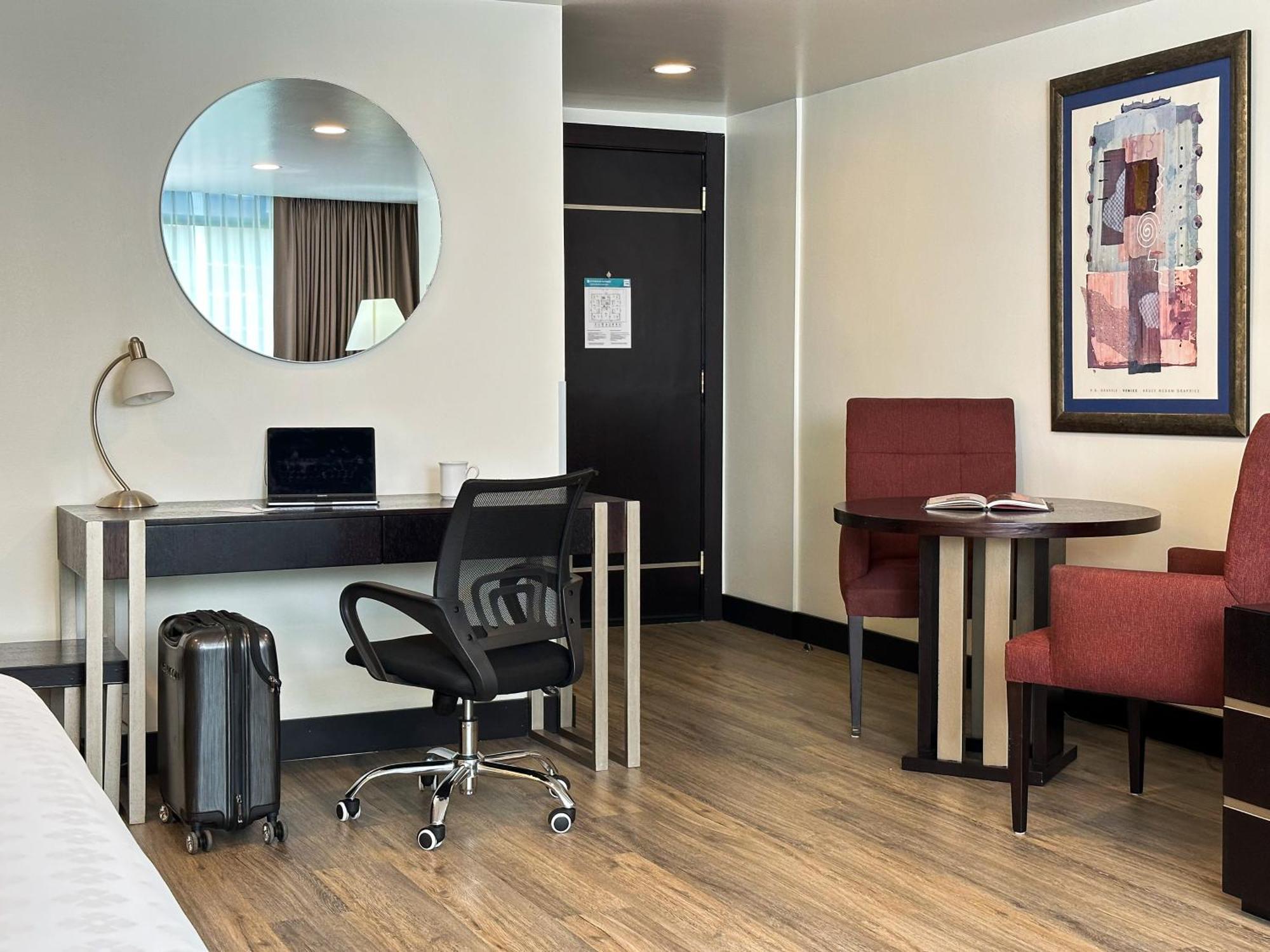 Wyndham Garden Hotel 4*