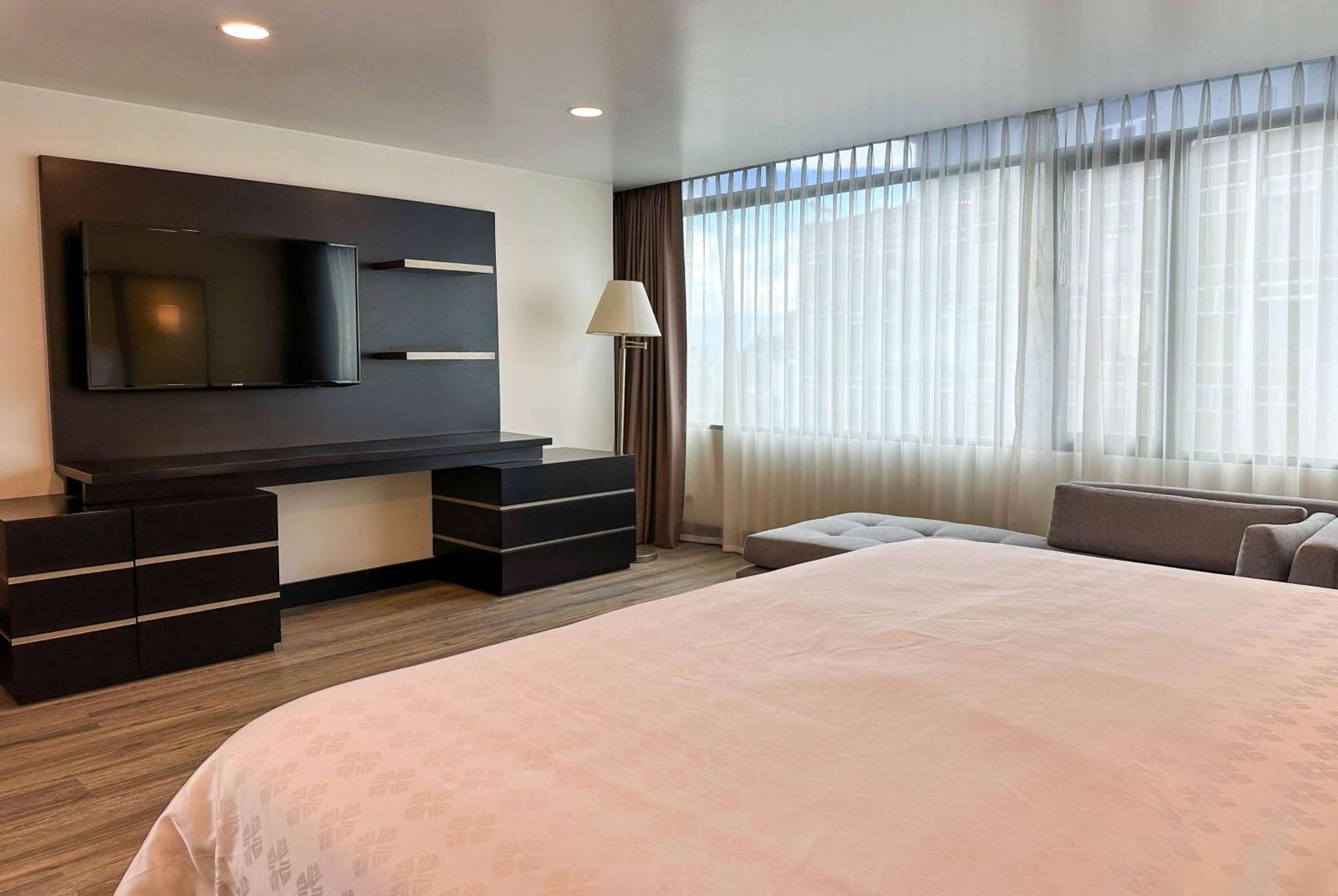 Wyndham Garden Hotel